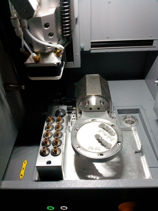 東莞臻上推薦德國Jager電主軸氧化鋯研磨義齒專用應用方案